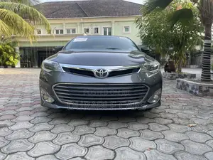 Toyota Avalon XLE 4dr Sedan (3.5L 6cyl 6A) 2014 Gray
