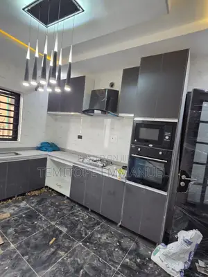 Furnished 5bdrm Apartment in Ajao Estate, Airport, Ikeja for sale