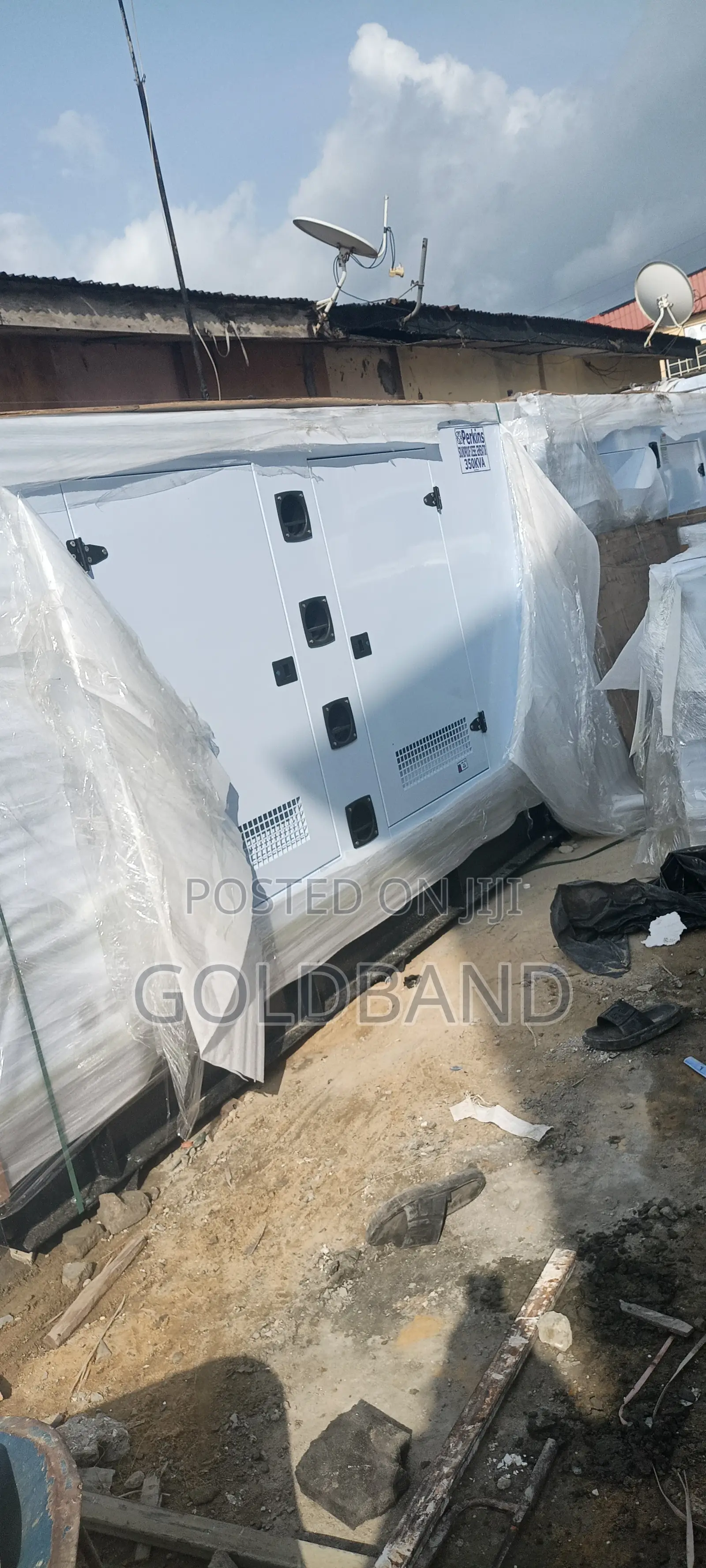 Perkins 350kva Diesel Generator Soundproofed