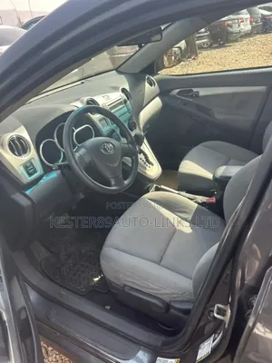 Toyota Matrix S Hatchback FWD (2.4L 4cyl 5A) 2010 Gray