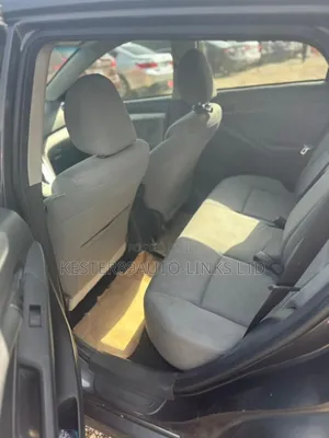 Toyota Matrix S Hatchback FWD (2.4L 4cyl 5A) 2010 Gray