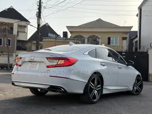 Honda Accord Sport (2.0L 4cyl Turbo 6M) 2019 White