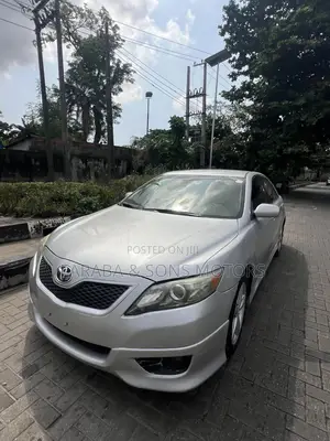 Toyota Camry LE 4dr Sedan (2.5L 4cyl 6AM) 2010 Silver