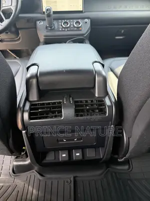 Land Rover Defender 130 P400 S 2025 Gray