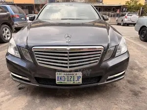 Mercedes-Benz E350 Base 4Matic Sedan AWD (3.5L 6cyl 7A) 2013 Gray
