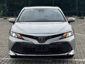 Toyota Camry LE FWD (2.5L 4cyl 8AM) 2018 Silver