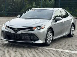 Toyota Camry LE FWD (2.5L 4cyl 8AM) 2018 Silver