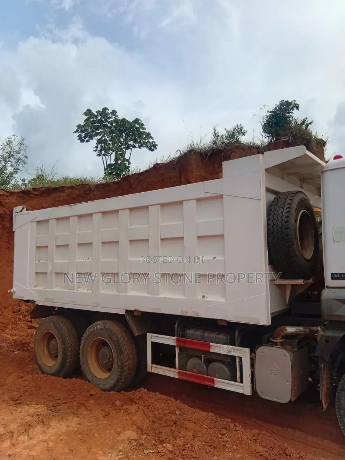 30tons of Granite and Sharp Sand