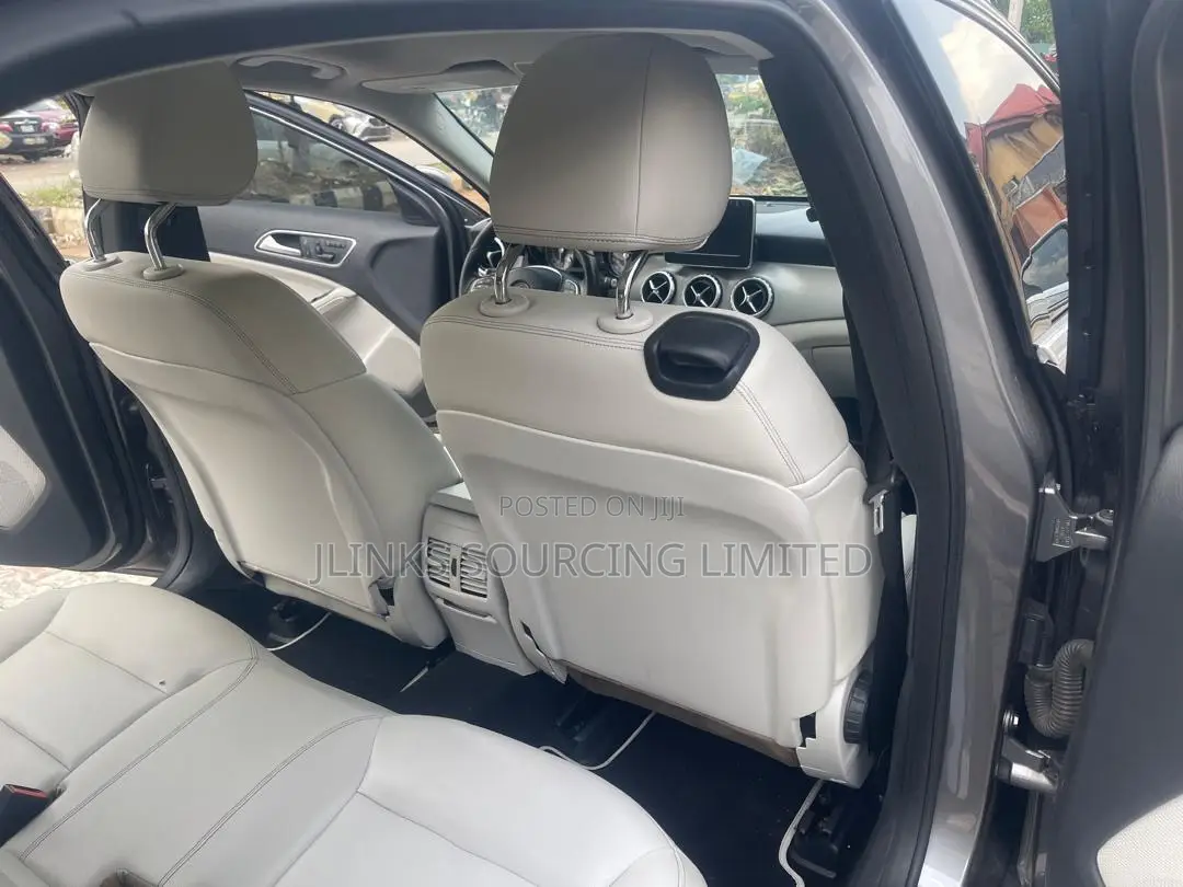 Mercedes-Benz GLA 250 2016 Gray