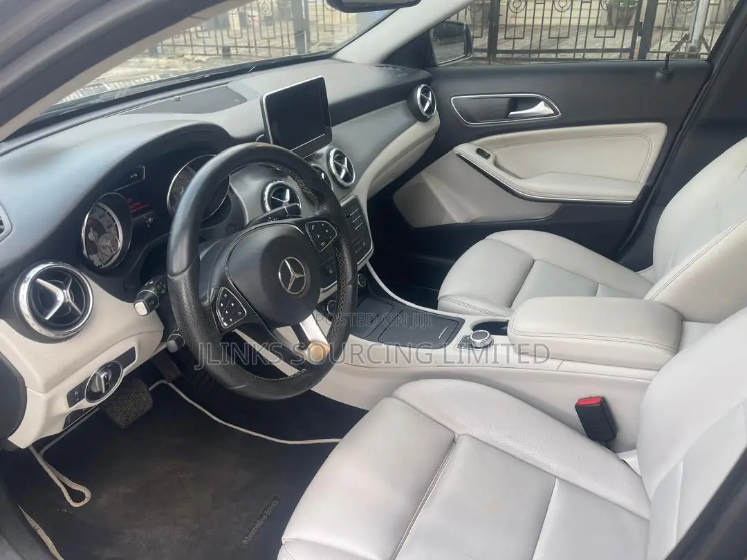 Mercedes-Benz GLA 250 2016 Gray