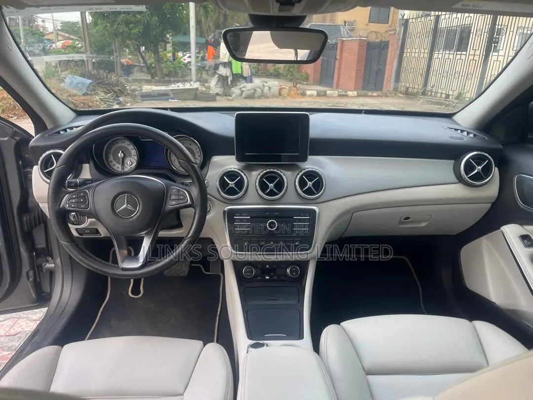 Mercedes-Benz GLA 250 2016 Gray