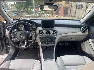 Mercedes-Benz GLA 250 2016 Gray