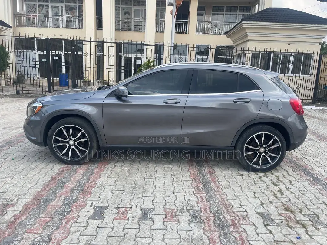 Mercedes-Benz GLA 250 2016 Gray