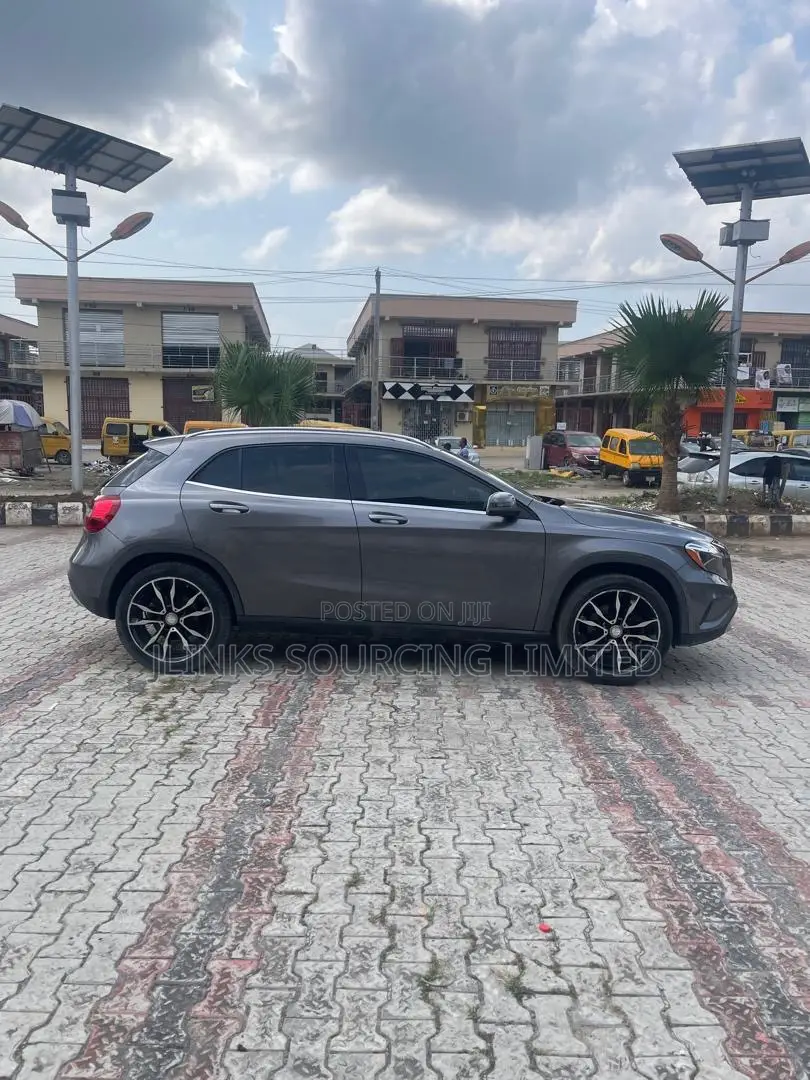 Mercedes-Benz GLA 250 2016 Gray