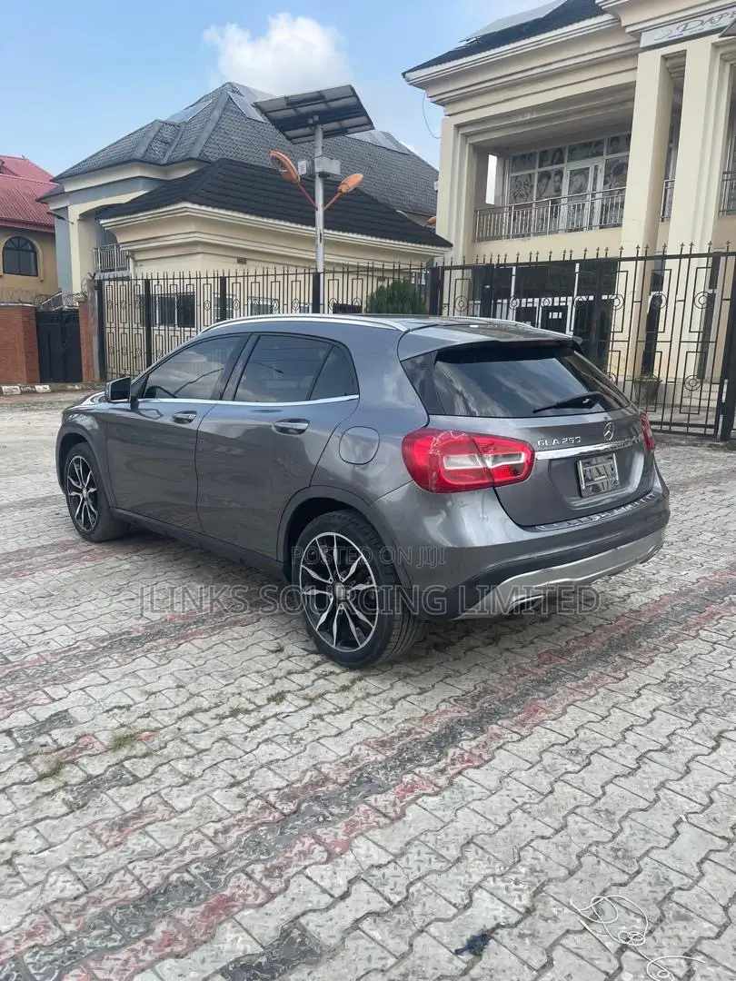 Mercedes-Benz GLA 250 2016 Gray
