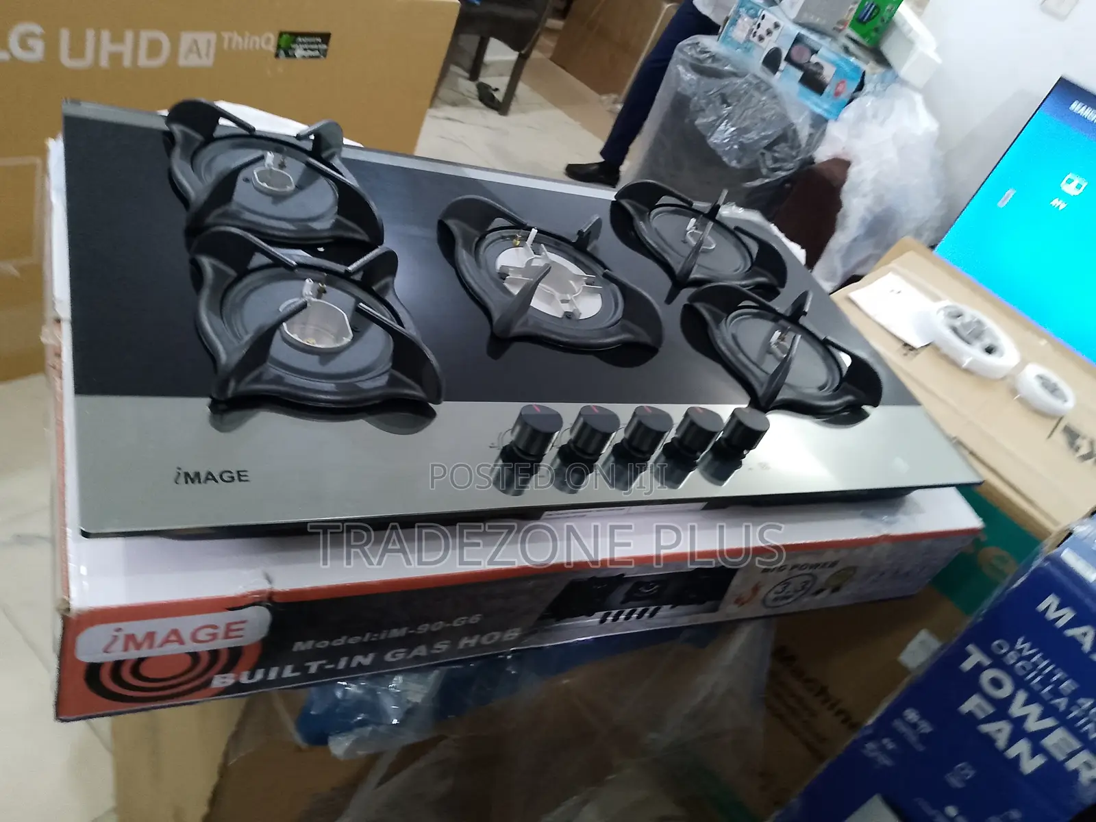 Image Five-Burner Gas Hob With Extended Counter Coverage