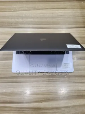 Laptop Apple MacBook Pro 2018 16GB Intel Core I7 SSD 1T
