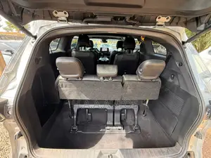 Toyota Sienna Limited AWD 7-Passenger 2023 Silver