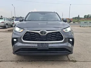 Toyota Highlander XLE 2022 Gray