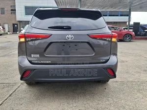 Toyota Highlander XLE 2022 Gray