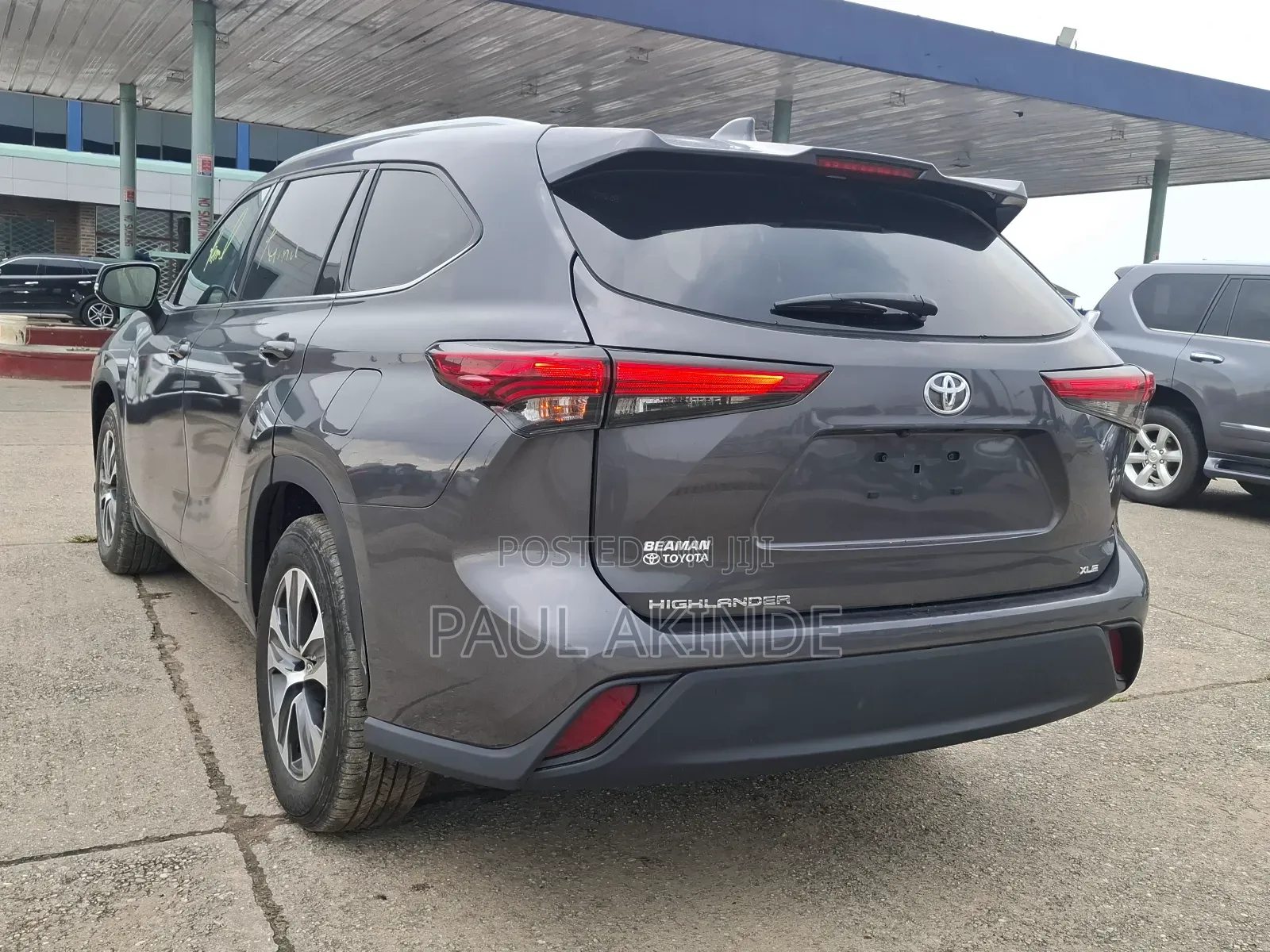 Toyota Highlander XLE 2022 Gray