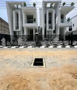 5bdrm Duplex in Secured Area, Chevron for sale