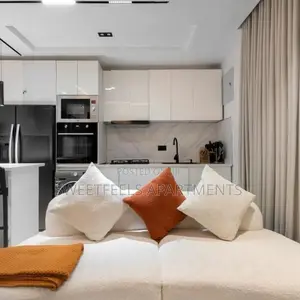 A Luxurious Cozy One-Bedroom Apartment