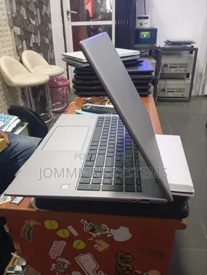 Laptop HP ZBook Firefly 16 G10 16GB Intel Core I7 SSD 512GB