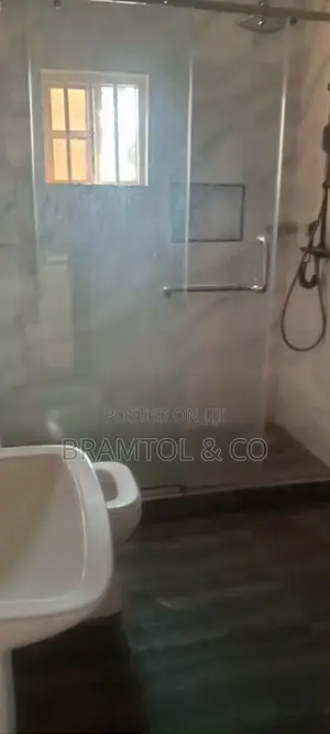 1bdrm Block of Flats in Maitama for rent