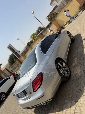 Mercedes-Benz E300 2017 Silver