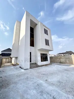 4bdrm Duplex in Kolapo Ishola Gra, Ibadan for sale