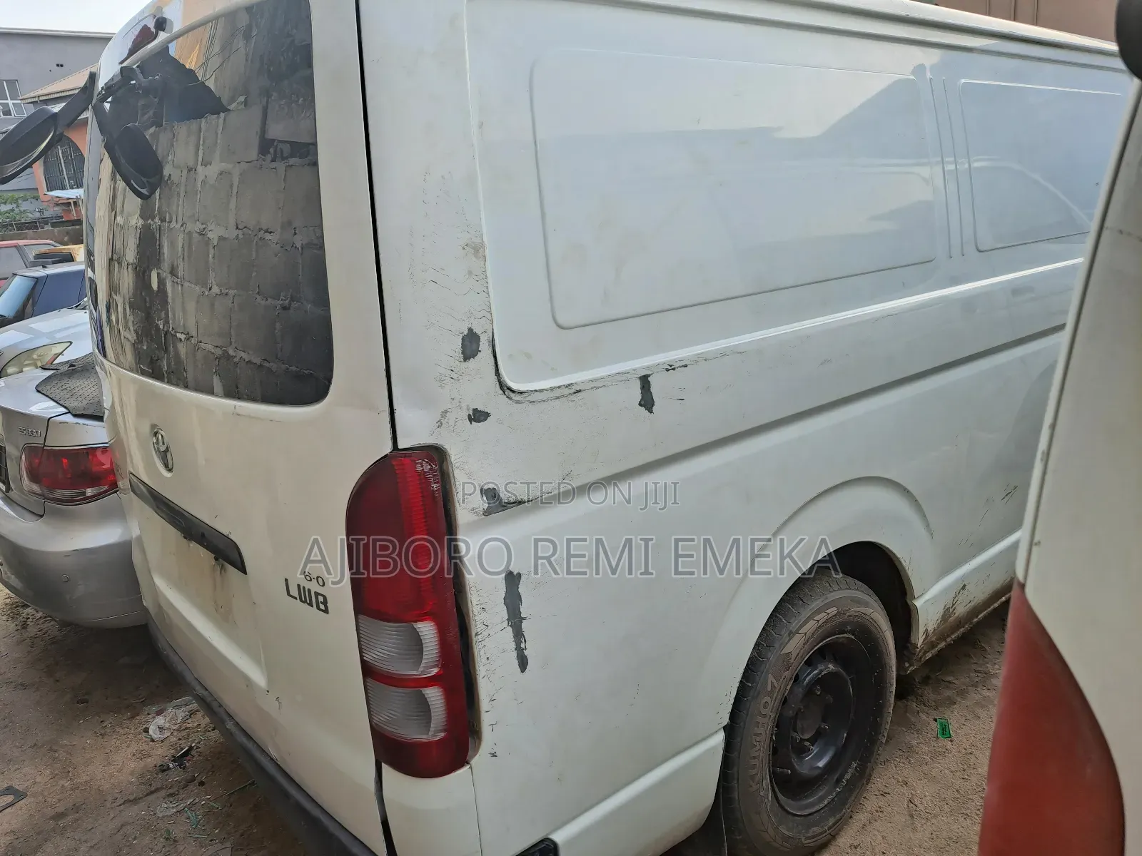 Toyota HiAce 2005 White