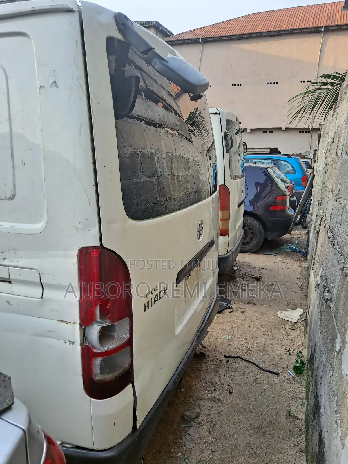 Toyota HiAce 2005 White