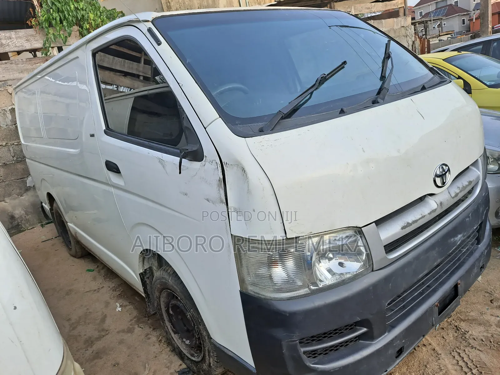 Toyota HiAce 2005 White