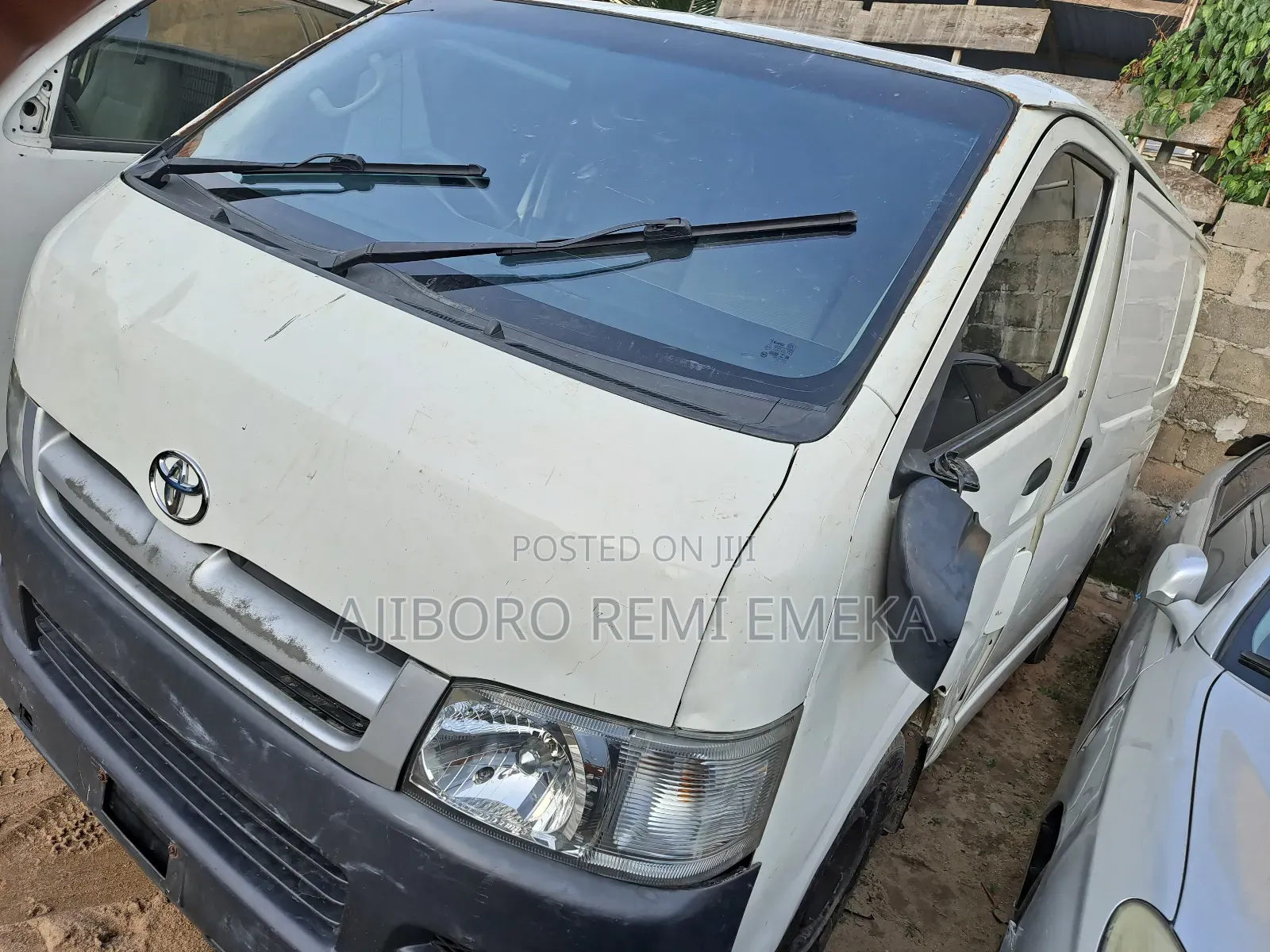 Toyota HiAce 2005 White