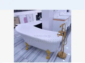 Bath With Animal Leg Mixer