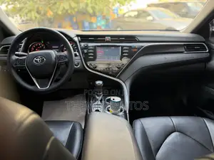 Toyota Camry XSE FWD (2.5L 4cyl 8AM) 2018 White