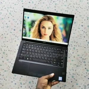 Laptop Dell Inspiron 13 7380 8GB Intel Core i7 SSD 256GB
