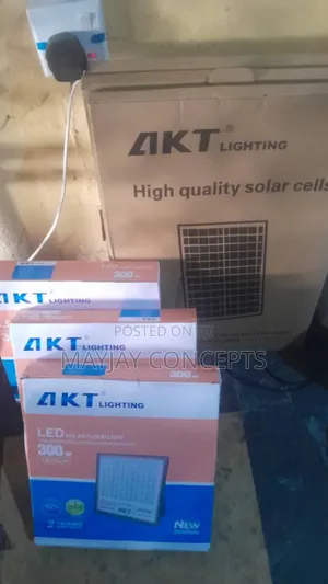 Akt 300watts Led Solar Floodlight With High Quality Solar Cells