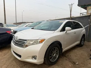 Toyota Venza V6 AWD 2010 White