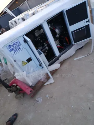 {} Diesel Generator 20kva Perkins Soundproof