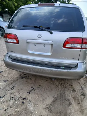 Toyota Sienna XLE 2002 Gray