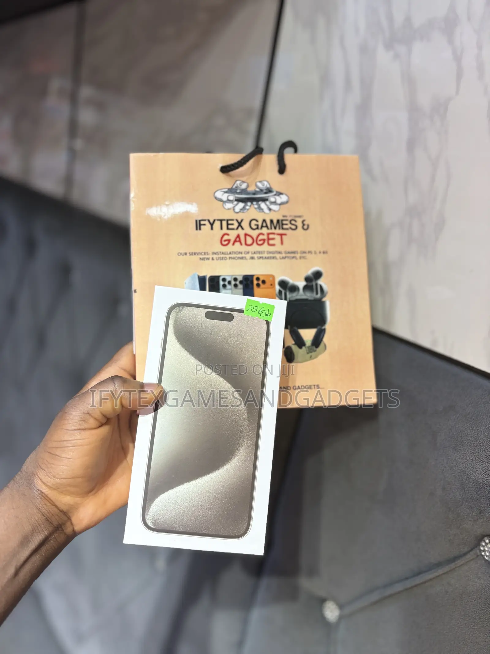 New Apple iPhone 15 Pro Max 256 GB Black