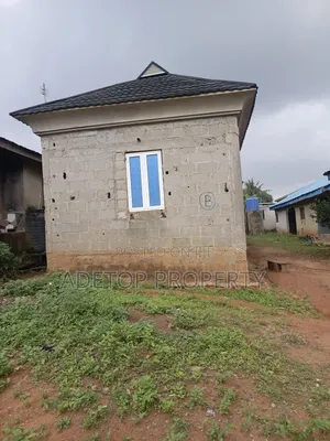 2bdrm Bungalow in Unit Estate, Ijede / Ikorodu for sale