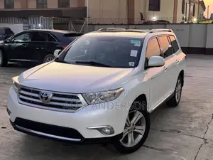 Toyota Highlander Limited 2012 White