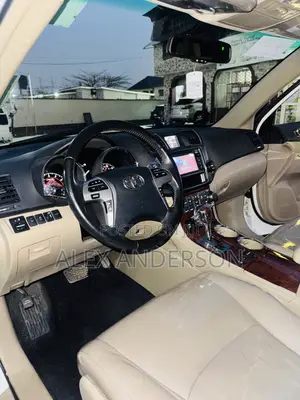 Toyota Highlander Limited 2012 White