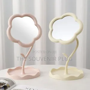 Daisy Mirror