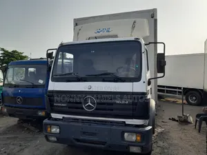 Mercedes-Benz 1624 Truck