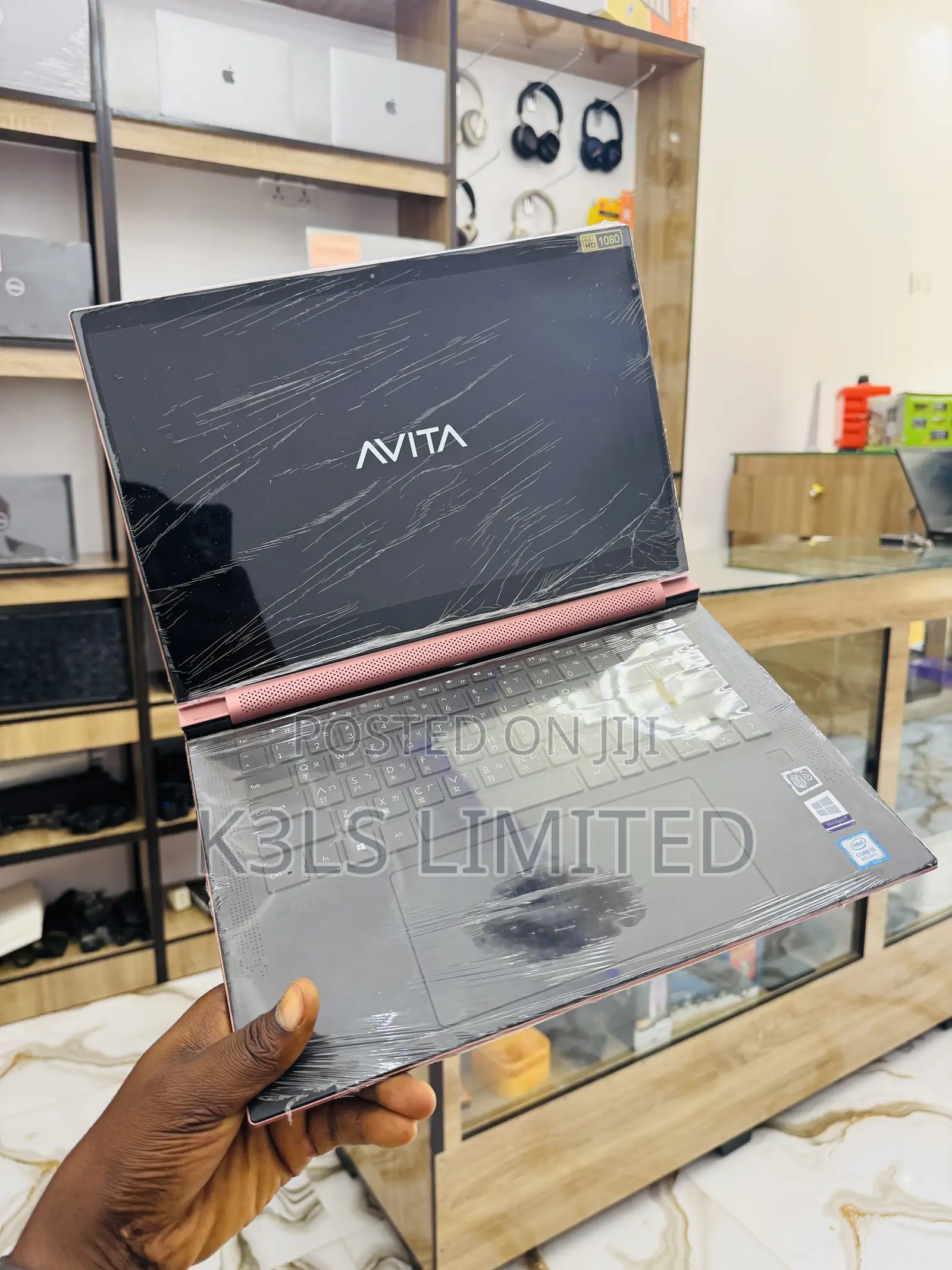 Laptop Avita 8GB Intel Core i5 SSD 256GB