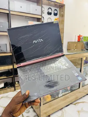 Laptop Avita 8GB Intel Core i5 SSD 256GB